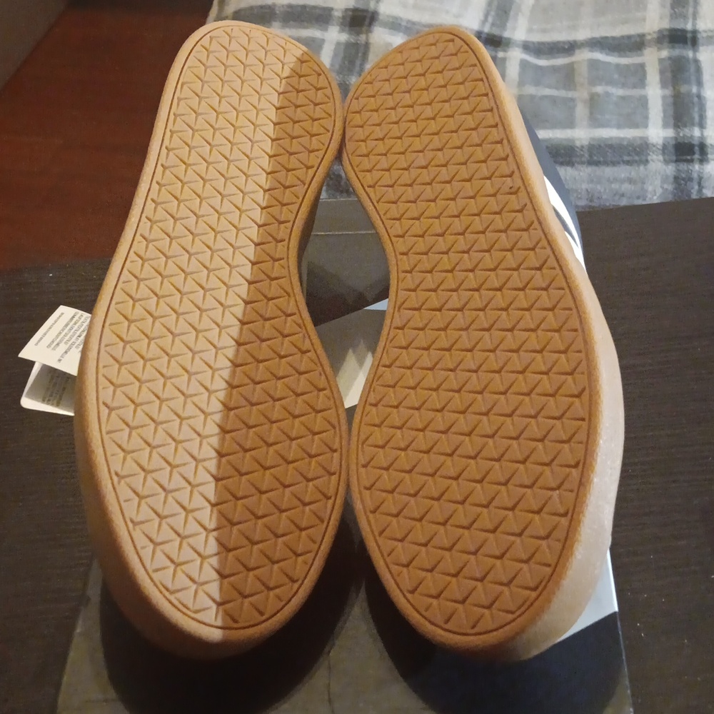 adidas VL Court Base "Black/Grey/Gum" M8.5/W9.5 NWT & Box - Picture 9 of 10